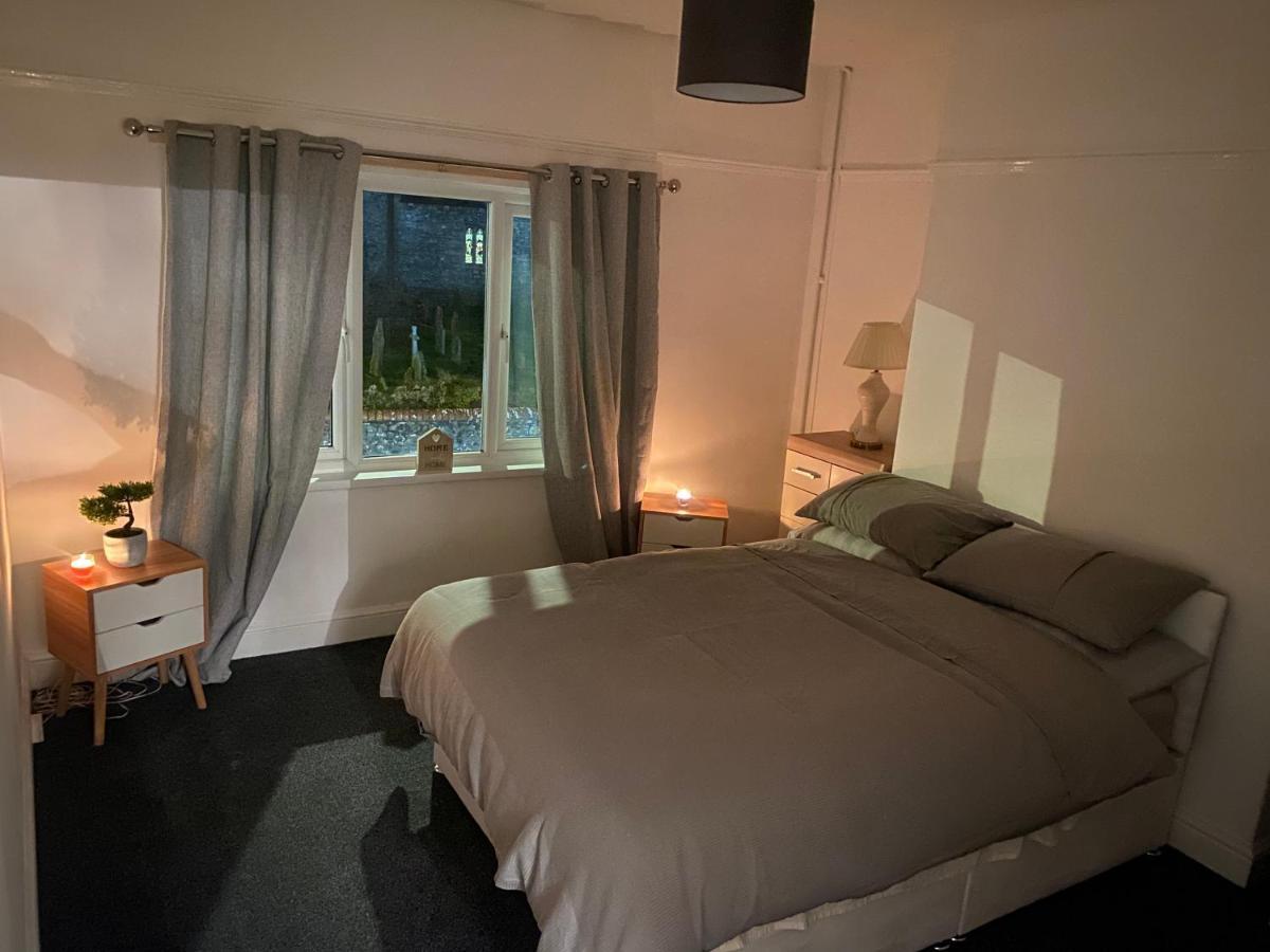 Spacious 2 Bed Apartment, Close To Village Shops カーディフ エクステリア 写真